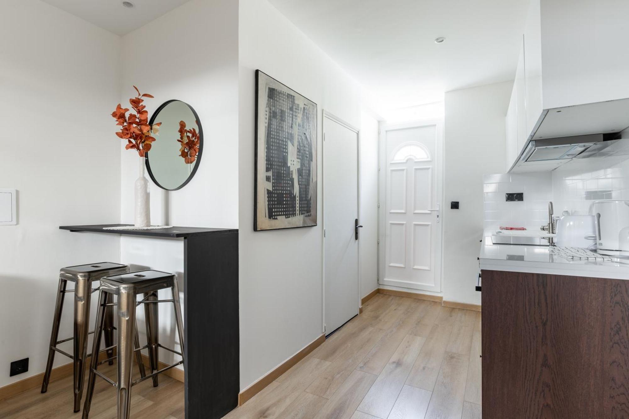 Batignolles Truffaut Charming 4p-1br París